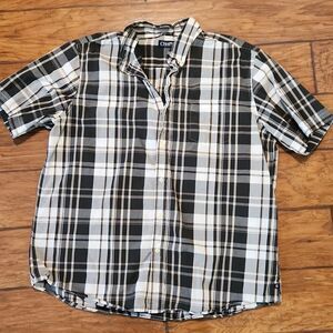 Chaps menXXL black and gray plaid button-down short sleeve shirt